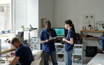 Local IT Provider vs National IT Company – Which Is Better for Small Businesses?